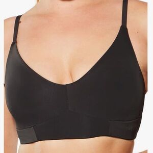 Yitty by Lizzo Black Smoothed Reality Plunge Bra– Size Medium